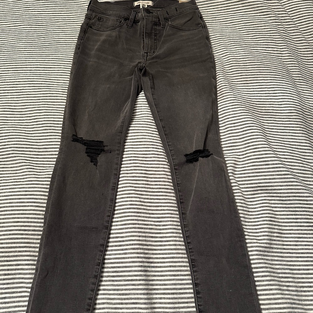 9" Mid-Rise Skinny Jeans in Black Sea 27 Petite